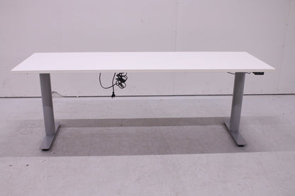 EFG sähköpöytä harmaa / valkoinen 180x60 - Suomen Kalustekeskus