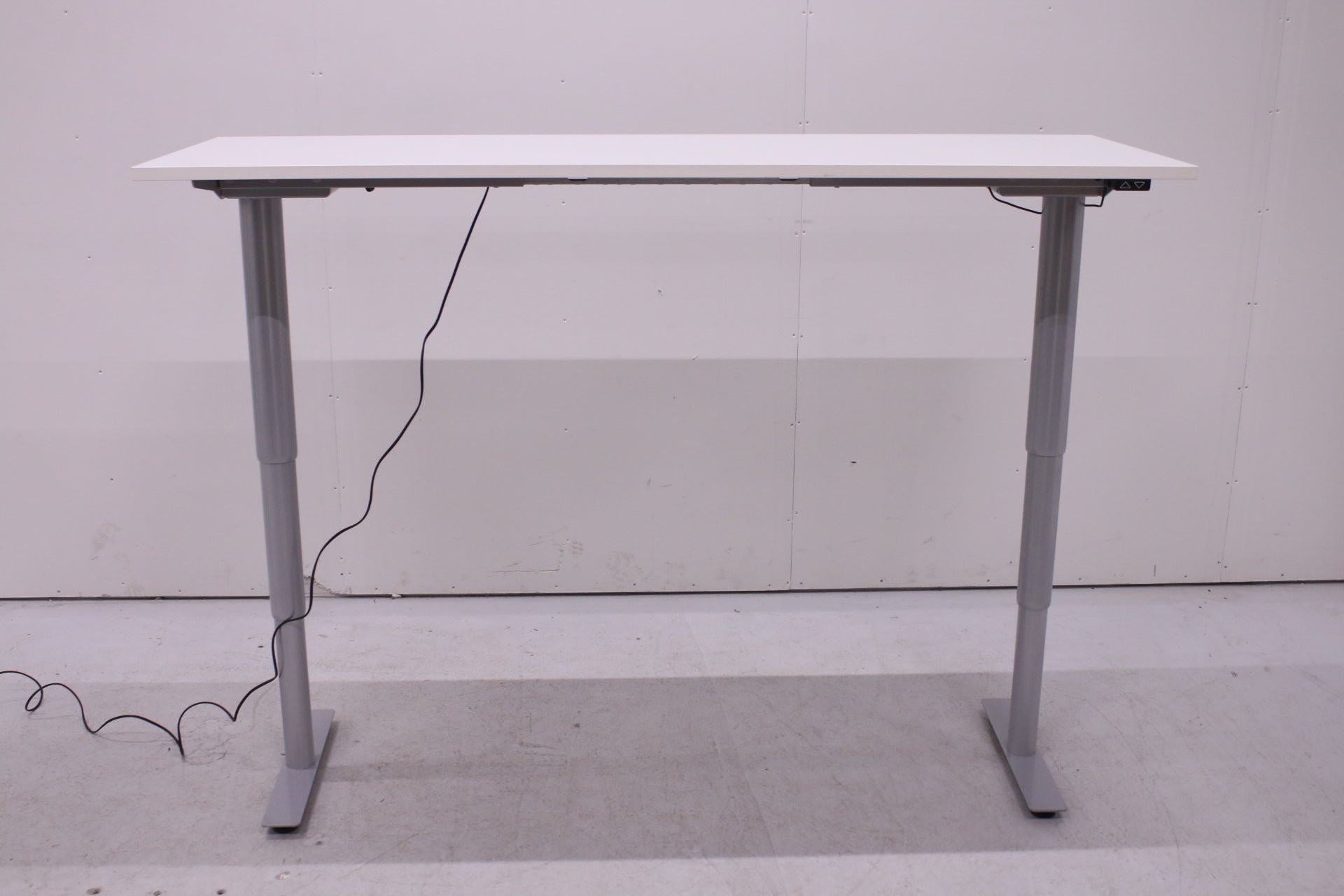 EFG sähköpöytä harmaa / valkoinen 180x60 - Suomen Kalustekeskus