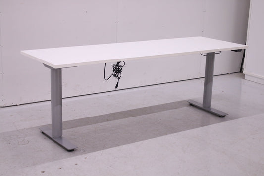 EFG sähköpöytä harmaa / valkoinen 180x60 - Suomen Kalustekeskus