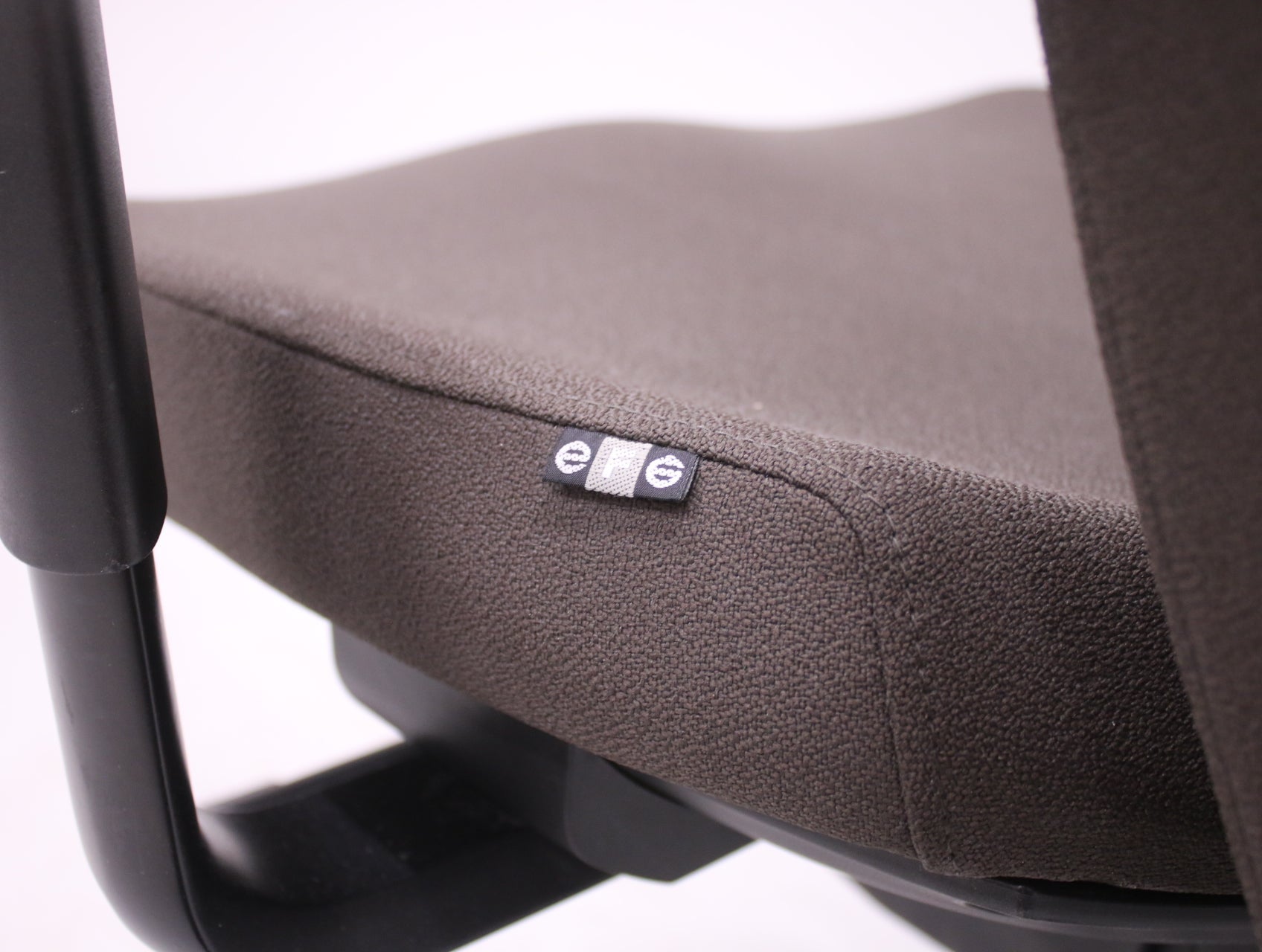 EFG Splice työtuoli - ruskea - Suomen Kalustekeskus