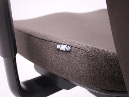 EFG Splice työtuoli - ruskea - Suomen Kalustekeskus