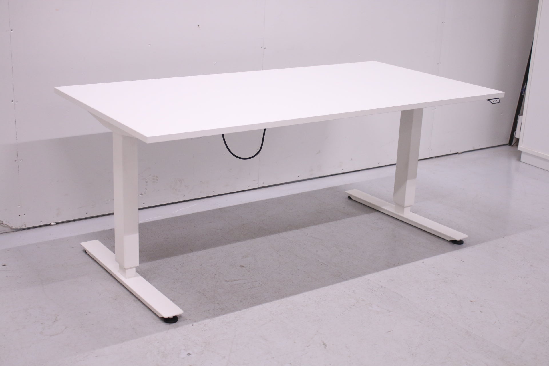 EFG valkoinen sähköpöytä 160*80 - Suomen Kalustekeskus