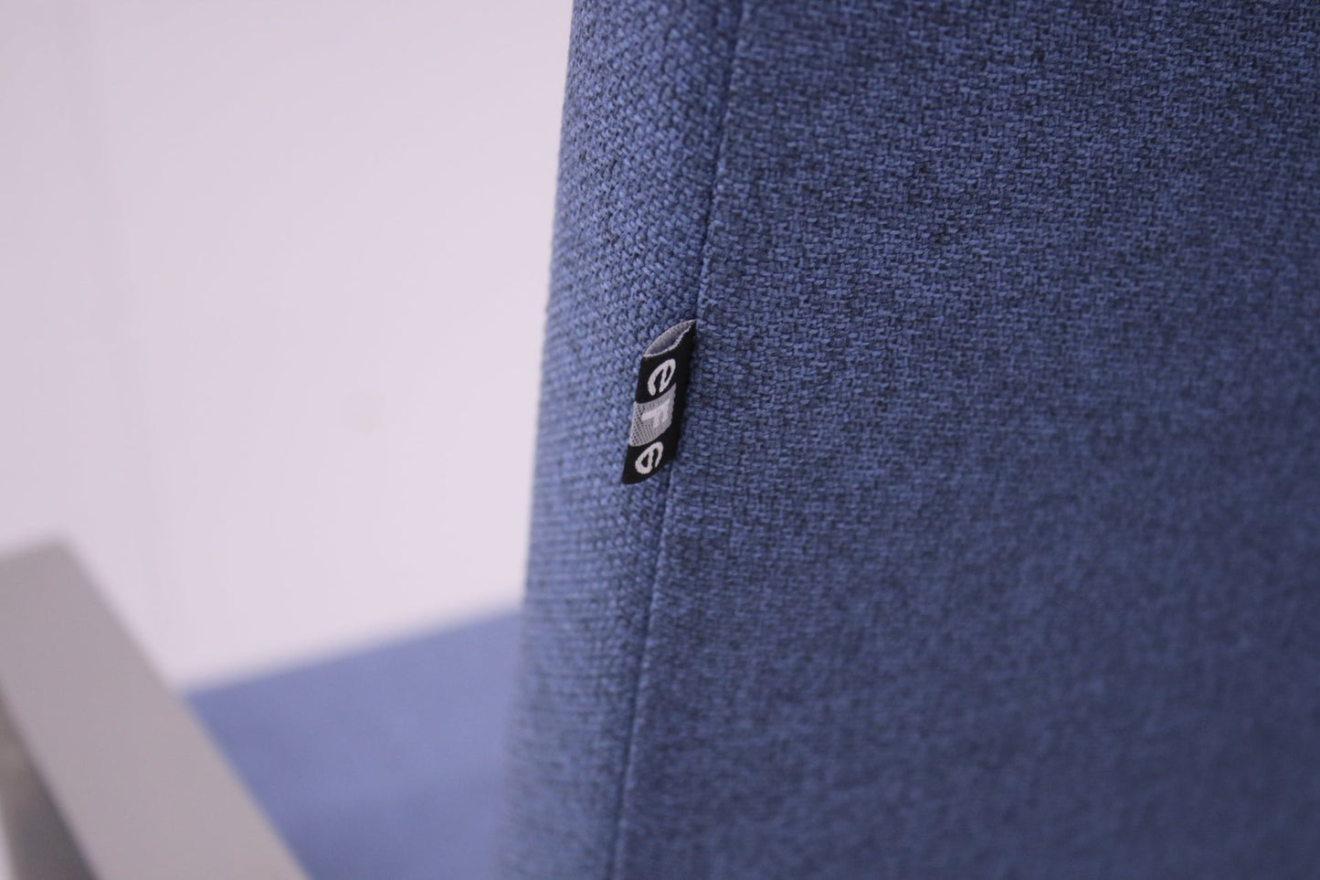 EFG Woods neuvottelutuoli - Suomen Kalustekeskus