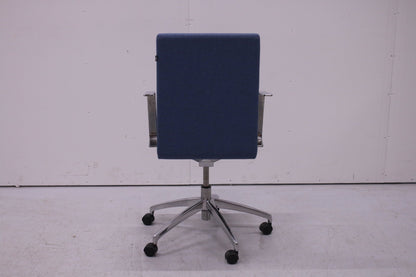 EFG Woods neuvottelutuoli - Suomen Kalustekeskus