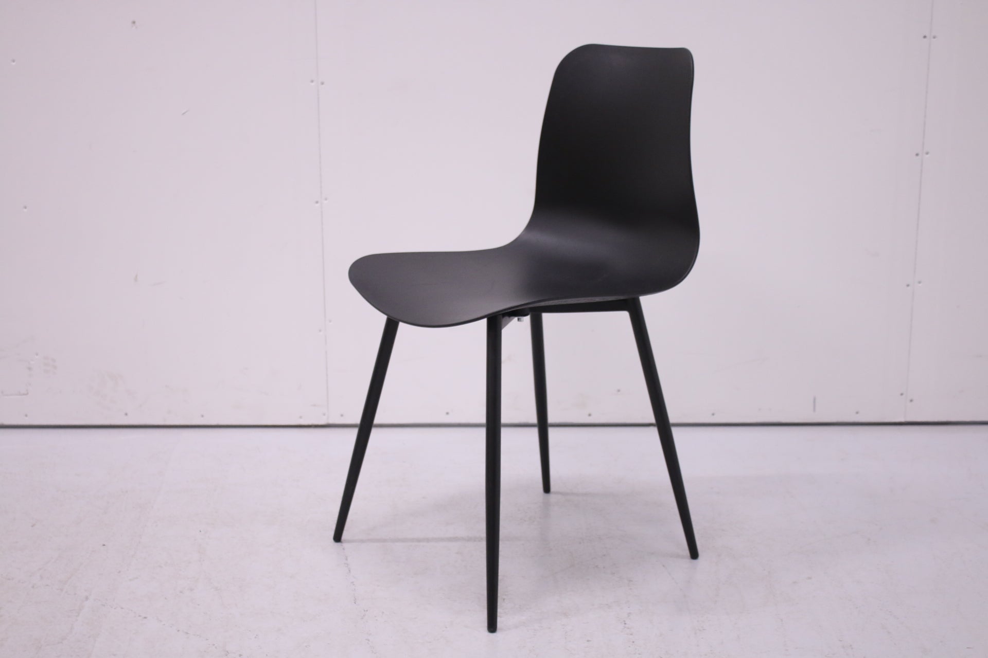 Ellos muovituoli, musta - Suomen Kalustekeskus