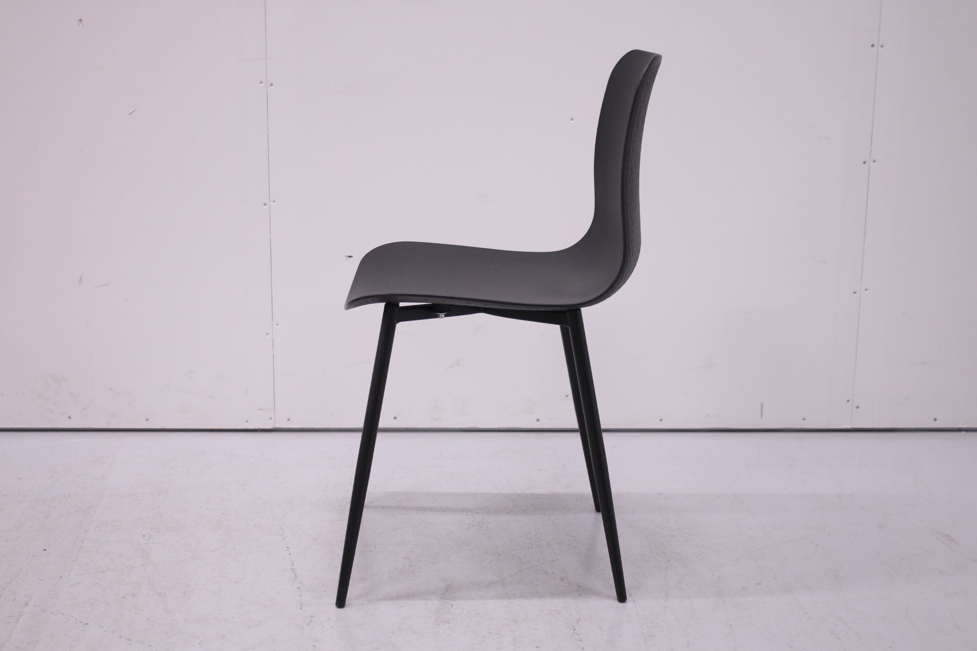 Ellos muovituoli, musta - Suomen Kalustekeskus