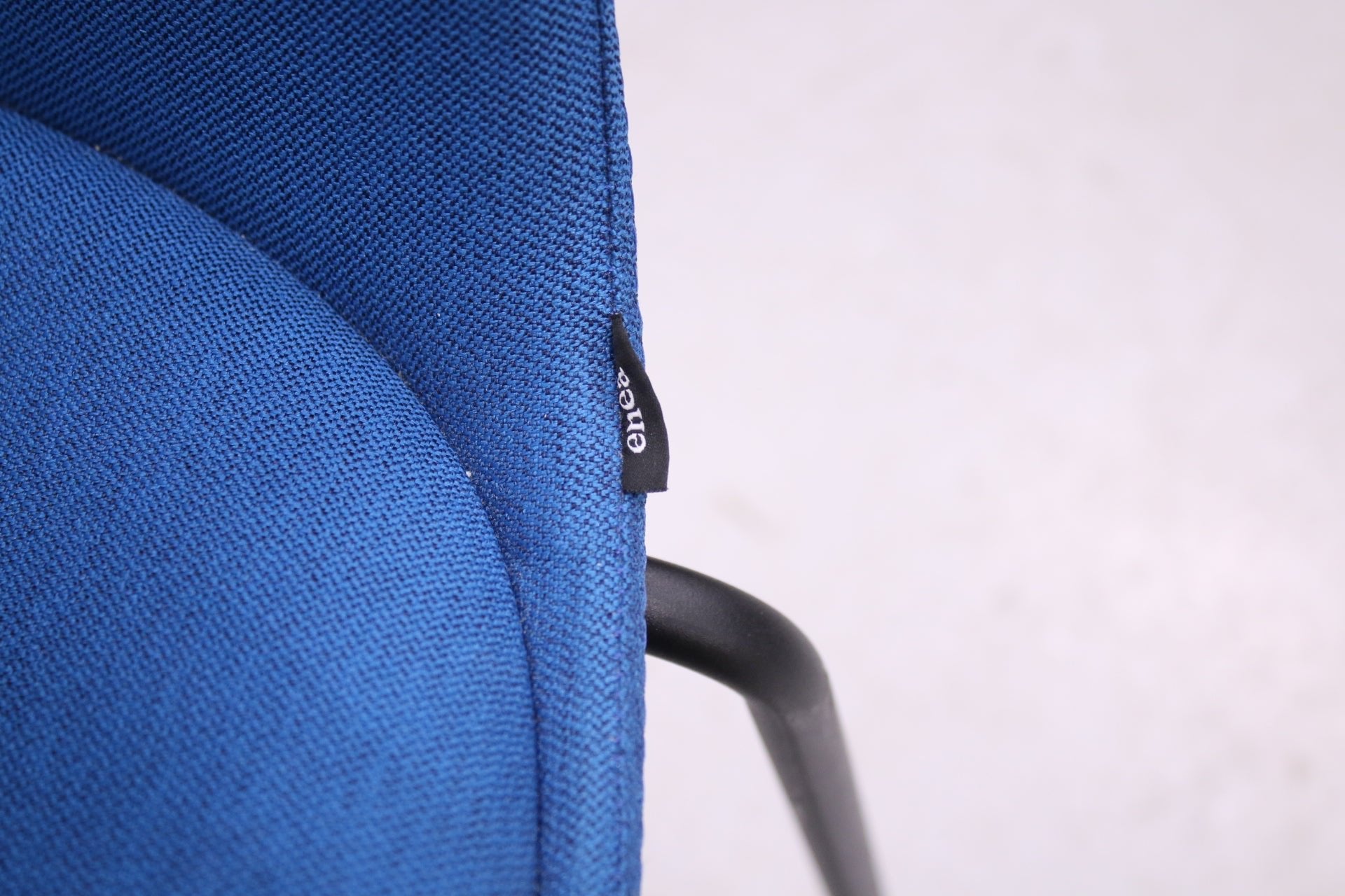 Enea Lottus L54 - pinottava tuoli, tummansininen - Suomen Kalustekeskus