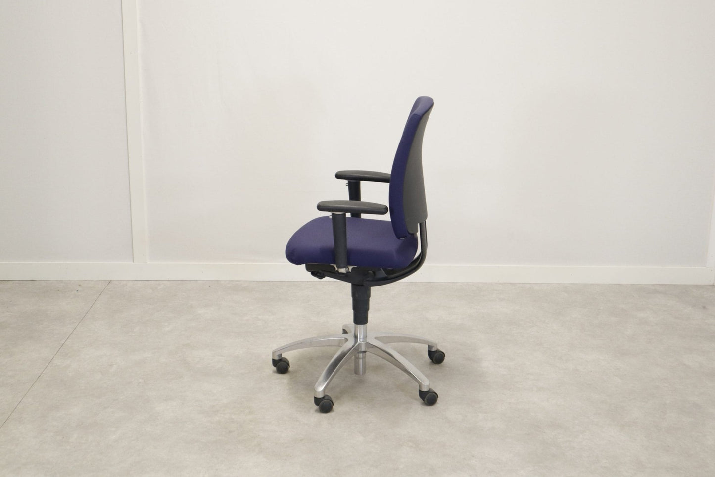 Entrada työtuoli - Suomen Kalustekeskus