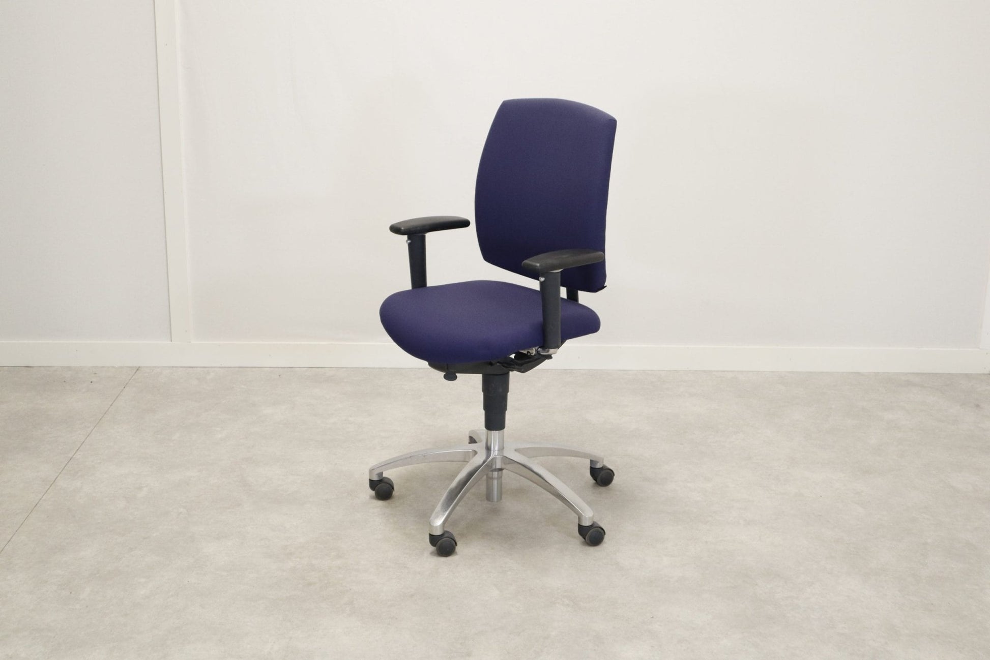 Entrada työtuoli - Suomen Kalustekeskus