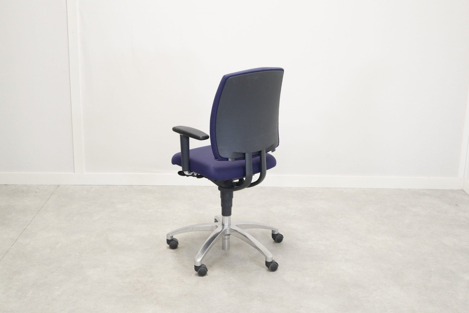 Entrada työtuoli - Suomen Kalustekeskus