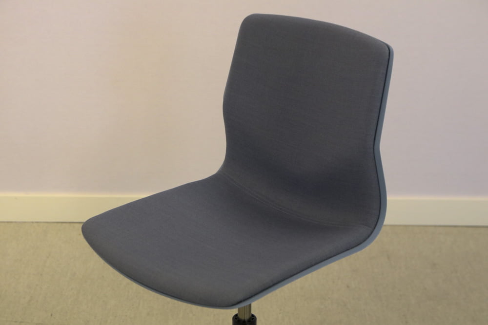 FourSure neuvottelutuoli - Suomen Kalustekeskus