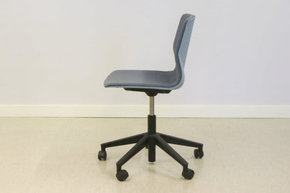 FourSure neuvottelutuoli - Suomen Kalustekeskus