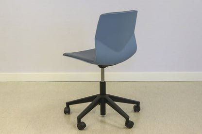 FourSure neuvottelutuoli - Suomen Kalustekeskus