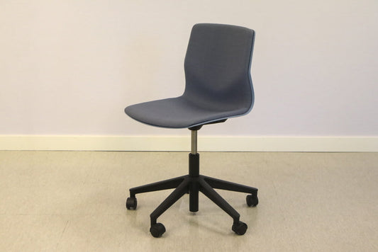 FourSure neuvottelutuoli - Suomen Kalustekeskus