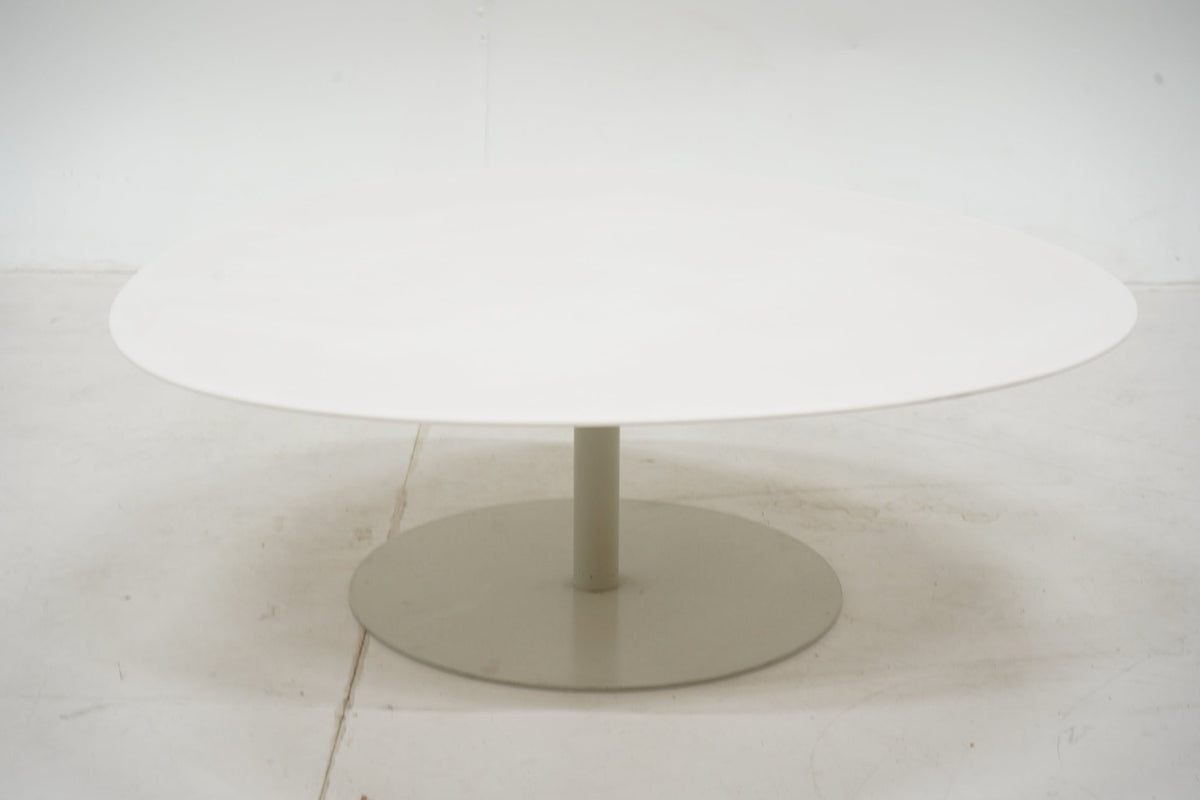 Fritz Hansen sohvapöytä 114 x 110 cm – valkoinen - Suomen Kalustekeskus