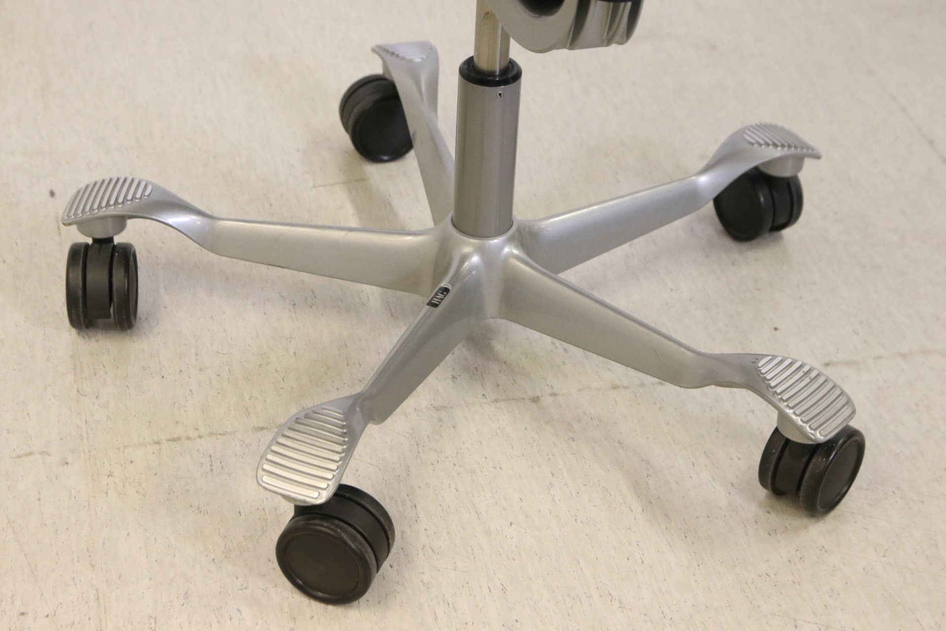 H04 Credo työtuoli - Suomen Kalustekeskus