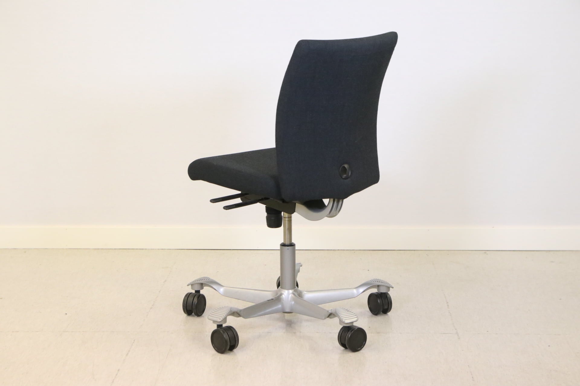 H04 Credo työtuoli - Suomen Kalustekeskus