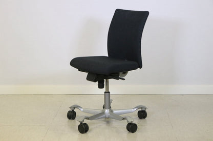 H04 Credo työtuoli - Suomen Kalustekeskus