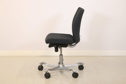 H04 Credo työtuoli - Suomen Kalustekeskus