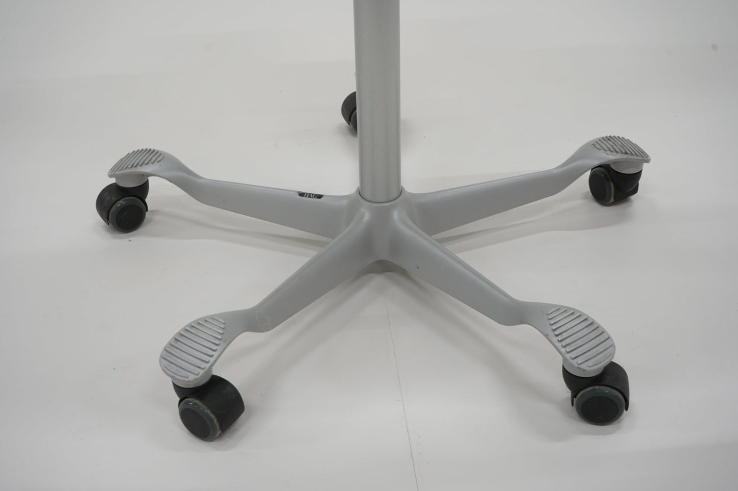 HÅG Capisco PULS 8020 - työtuoli, vaaleansininen - Suomen Kalustekeskus