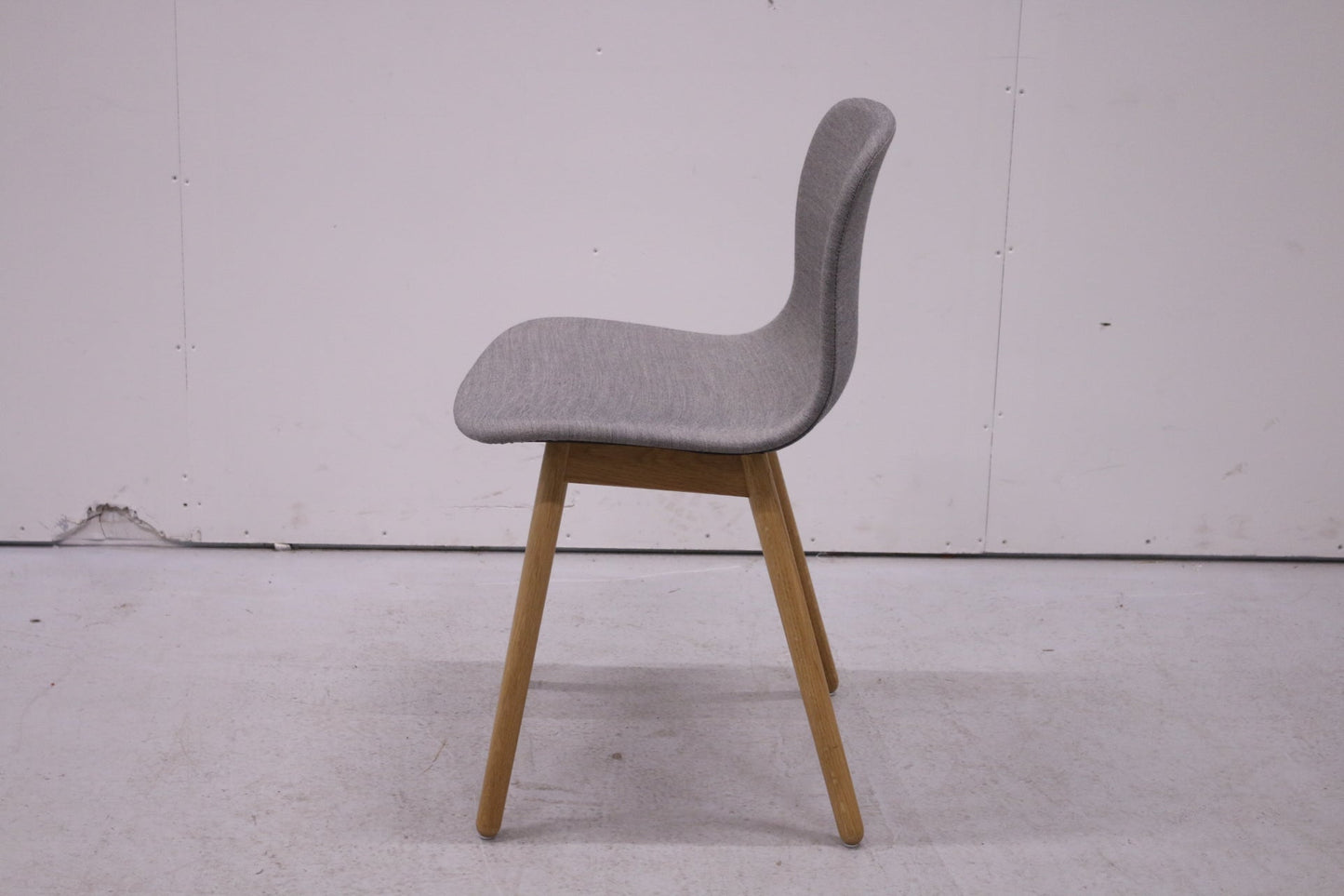 Hay AAC13 - tuoli, harmaa / tammi - Suomen Kalustekeskus