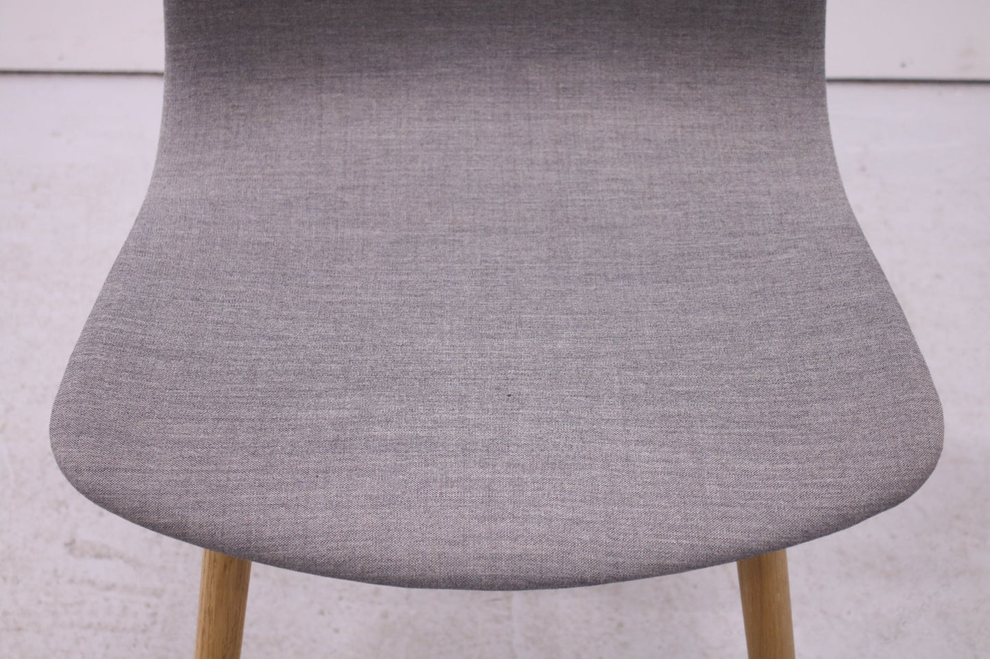 Hay AAC13 - tuoli, harmaa / tammi - Suomen Kalustekeskus