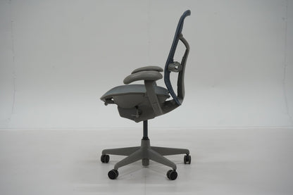 Herman Miller Mirra - työtuoli - Suomen Kalustekeskus