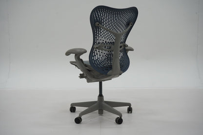 Herman Miller Mirra - työtuoli - Suomen Kalustekeskus