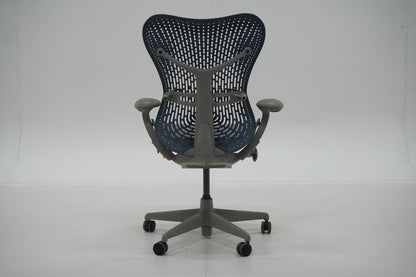 Herman Miller Mirra - työtuoli - Suomen Kalustekeskus
