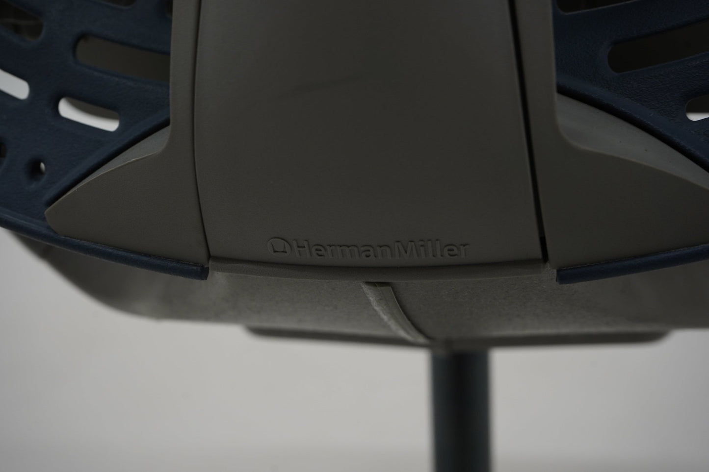 Herman Miller Mirra - työtuoli - Suomen Kalustekeskus