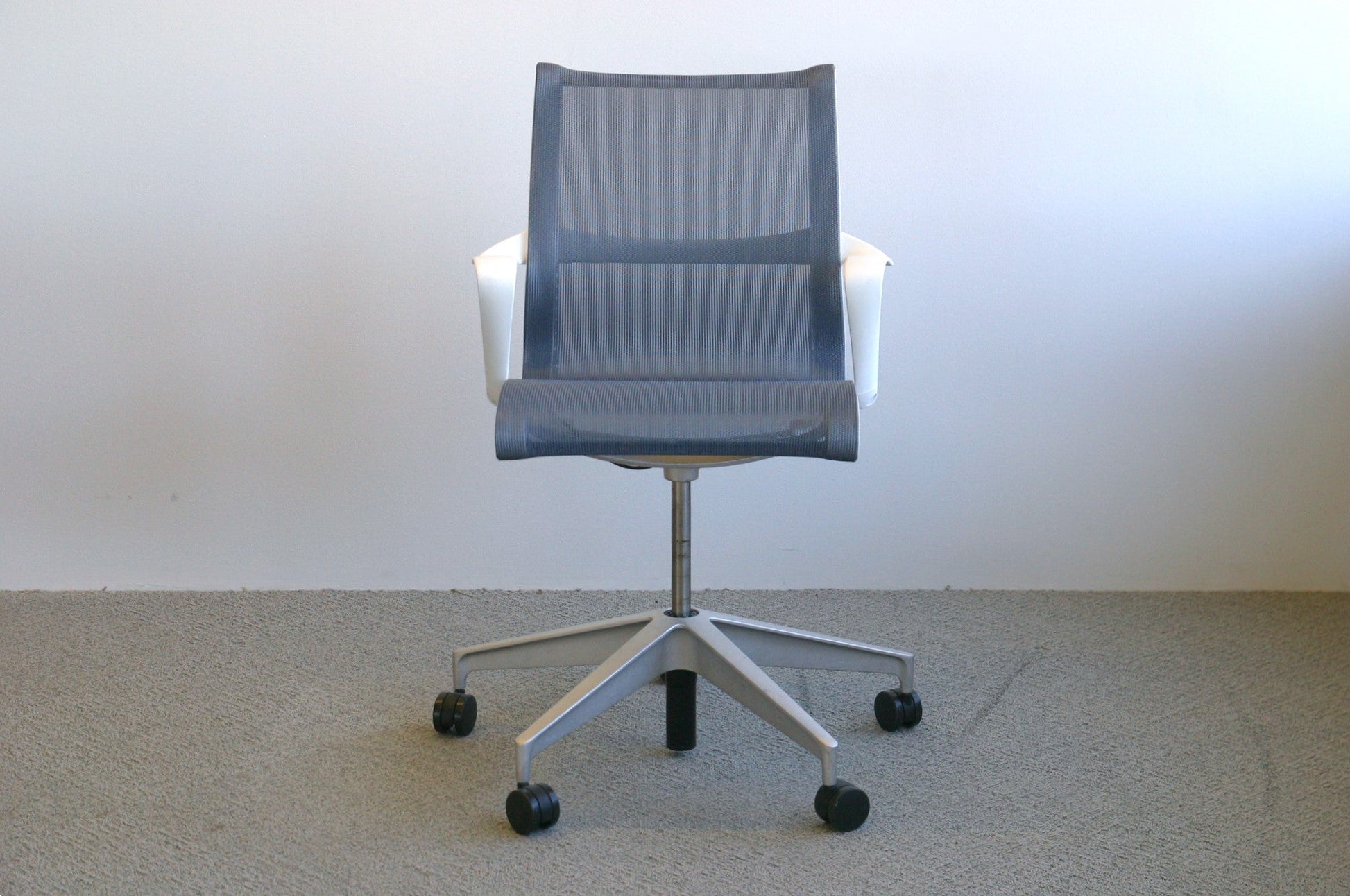 Herman Miller Setu - työtuoli & neuvottelutuoli - Suomen Kalustekeskus