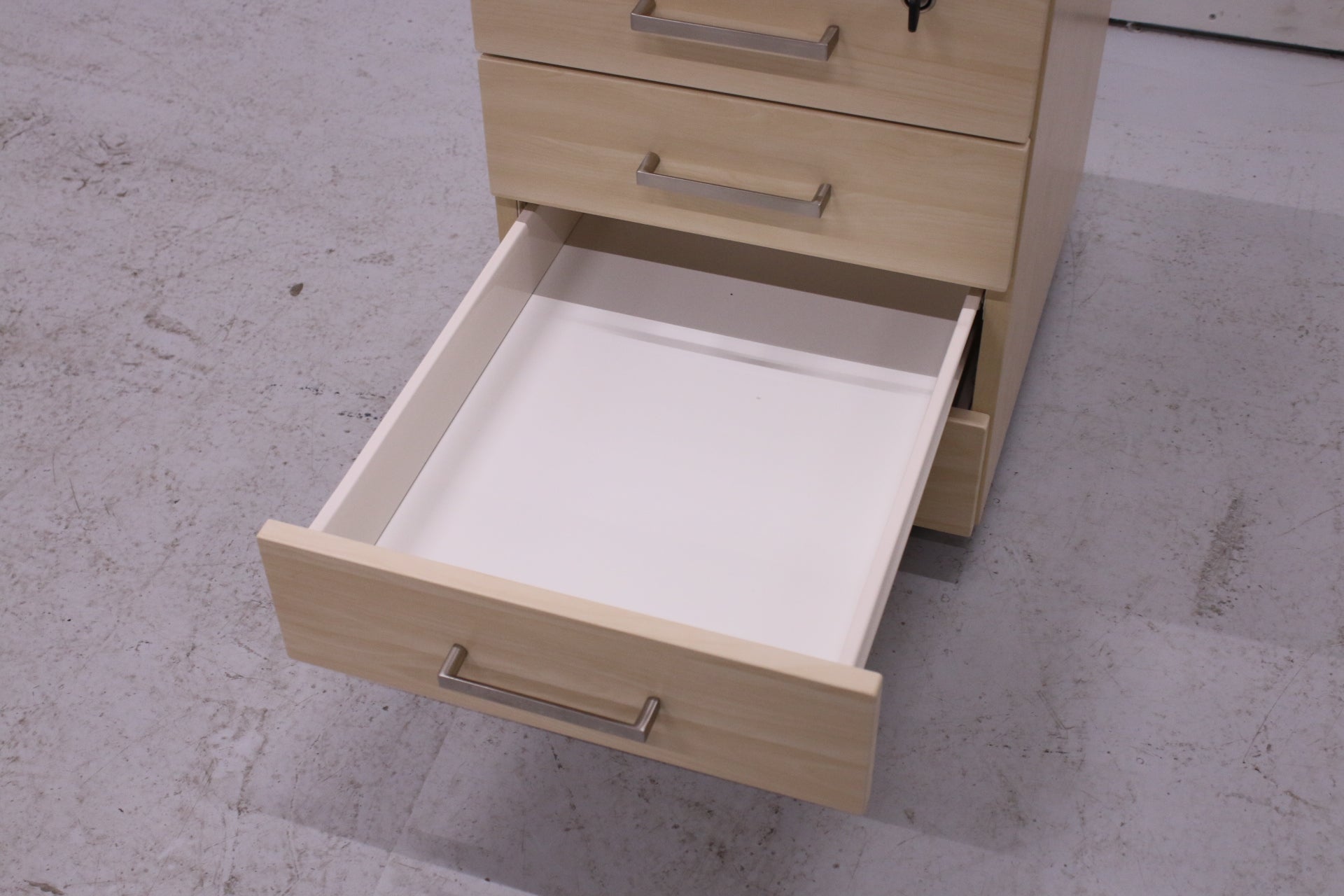 Hexaplan laatikosto, saarni - Suomen Kalustekeskus