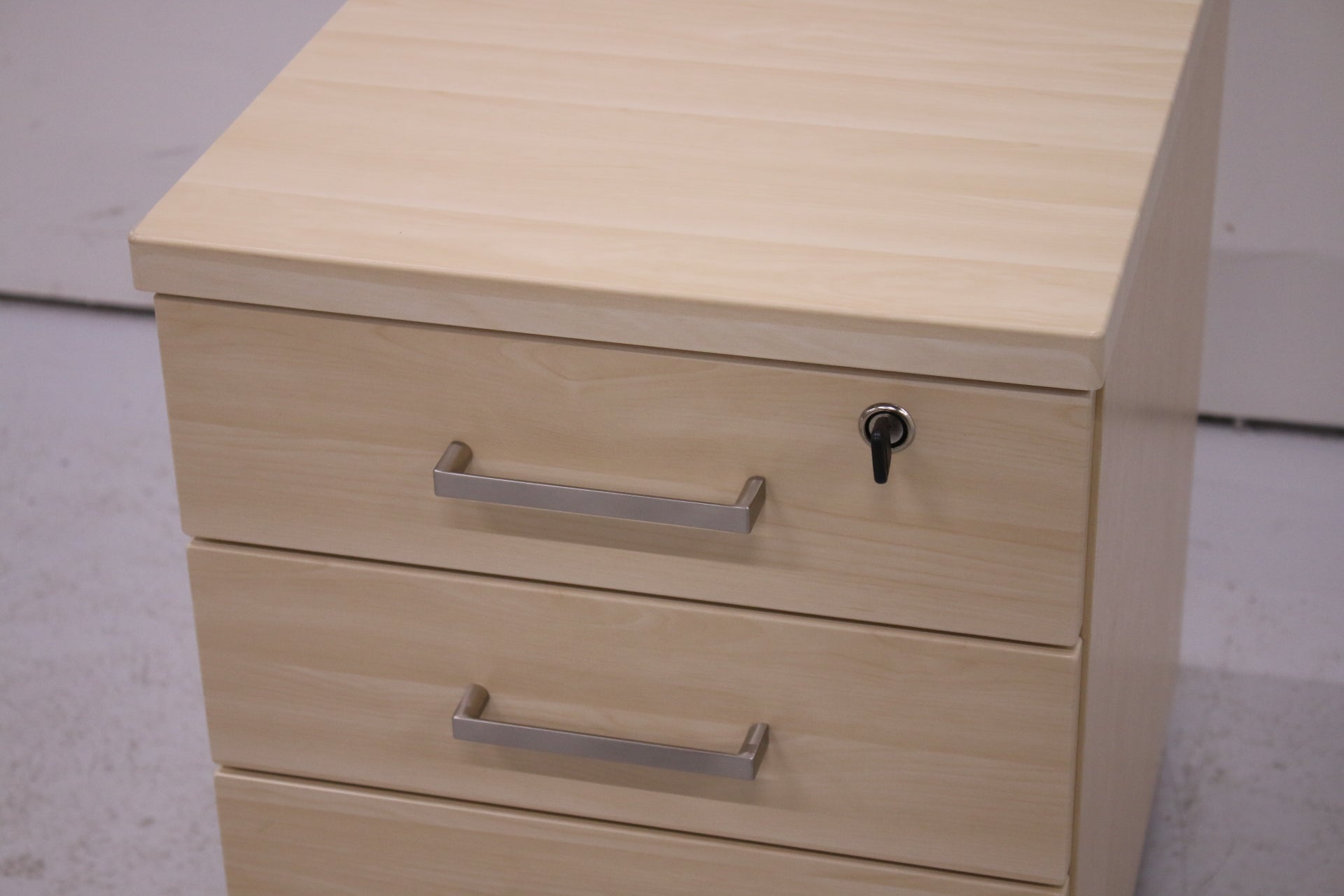 Hexaplan laatikosto, saarni - Suomen Kalustekeskus