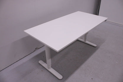 Ikea Bekant sähköpöytä 160*80 - Suomen Kalustekeskus