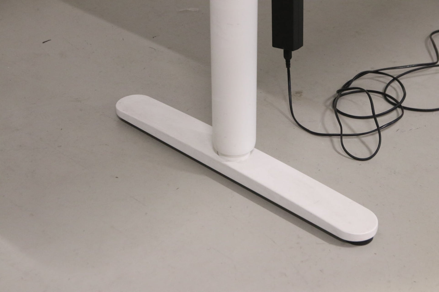 Ikea Bekant sähköpöytä 160*80 - Suomen Kalustekeskus