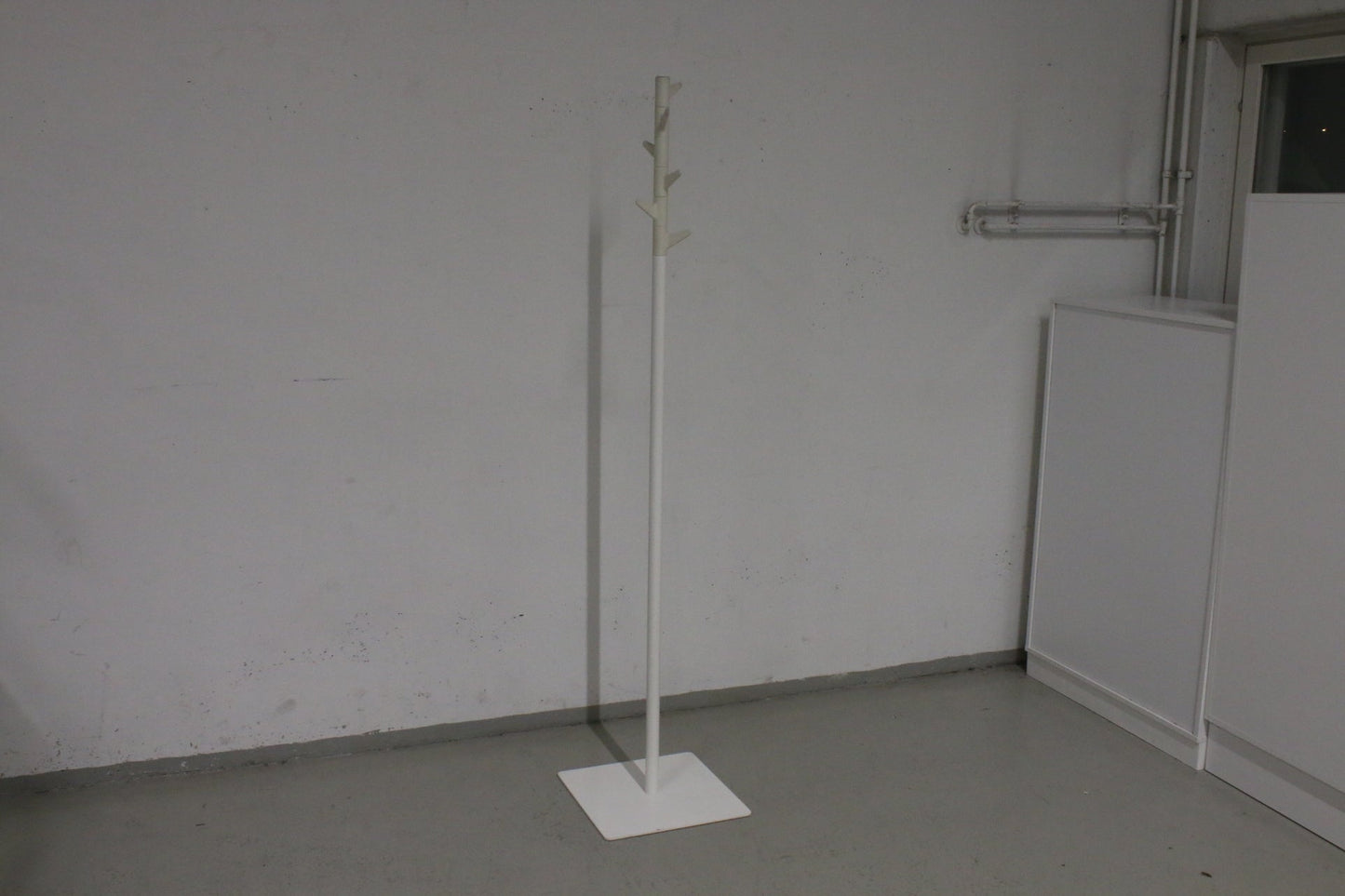 Inno Oka - B pystynaulakko, Design Teppo Asikainen - Suomen Kalustekeskus