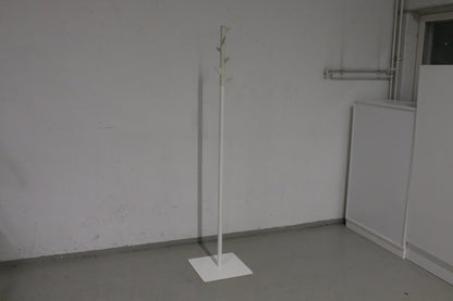 Inno Oka - B pystynaulakko, Design Teppo Asikainen - Suomen Kalustekeskus