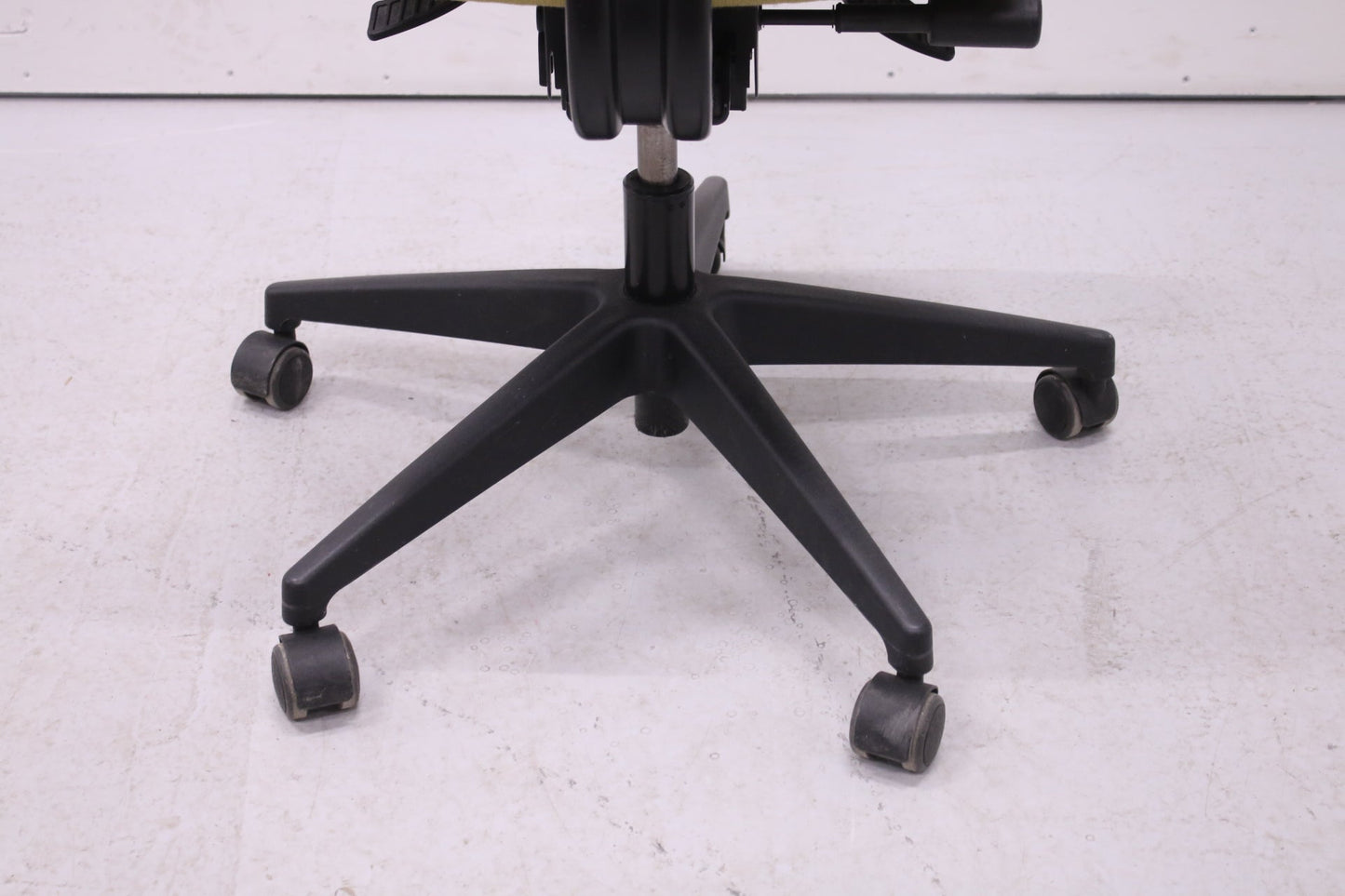 Interstuhl Goal - työtuoli, käsinojaton - Suomen Kalustekeskus