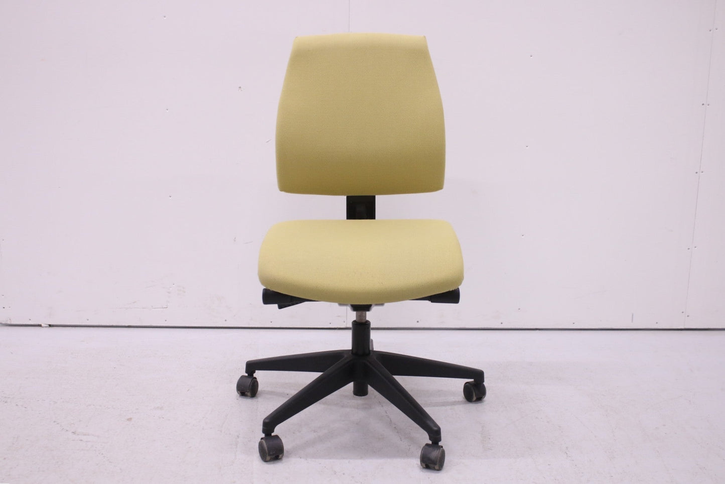 Interstuhl Goal - työtuoli, käsinojaton - Suomen Kalustekeskus