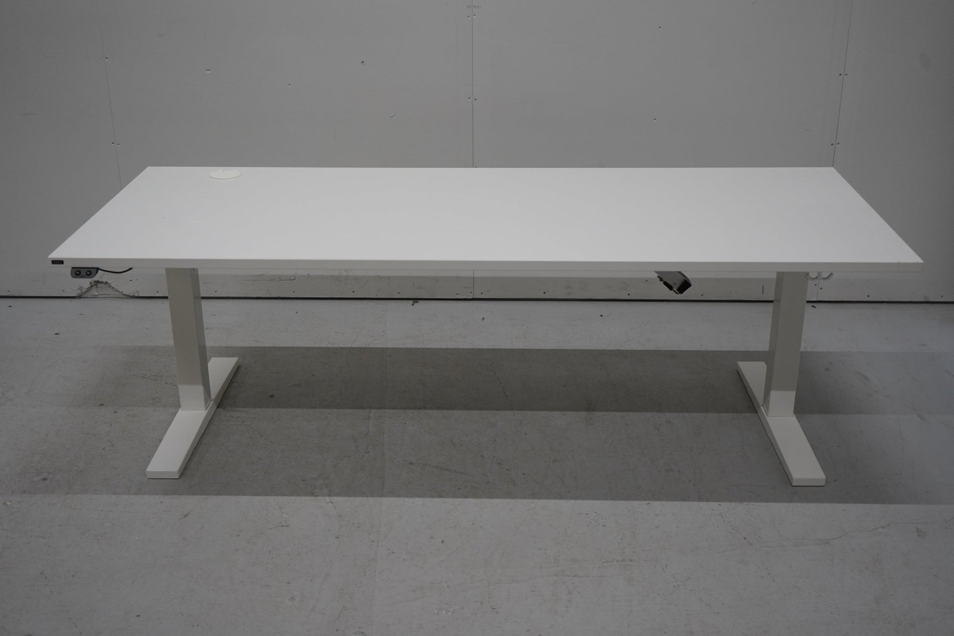 Isku 200x80 sähköpöytä, valkoinen - Suomen Kalustekeskus
