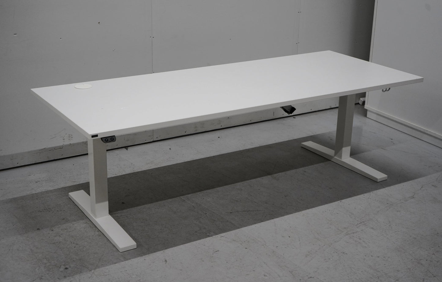 Isku 200x80 sähköpöytä, valkoinen - Suomen Kalustekeskus