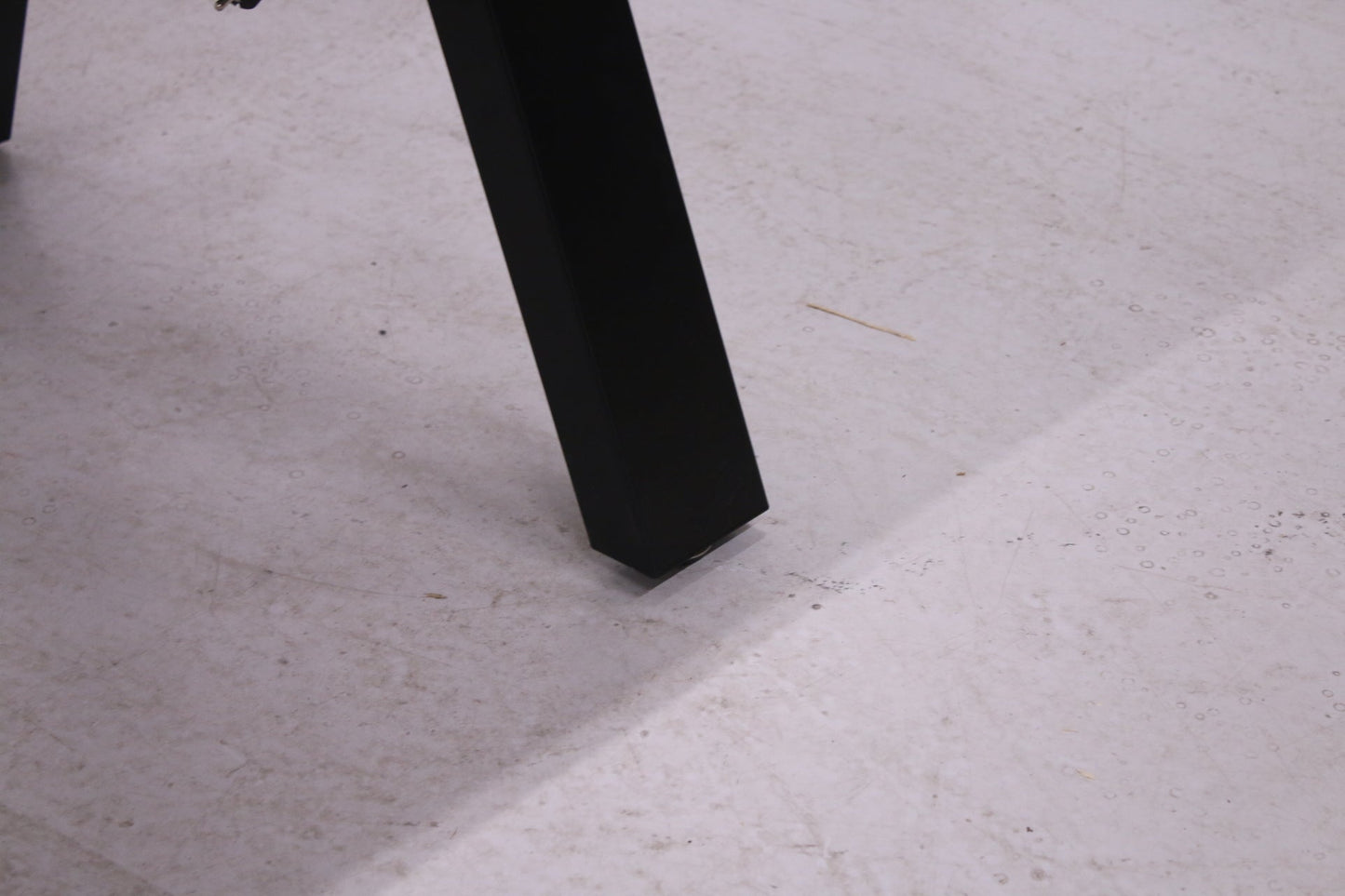 Isku Joy - neuvottelupöytä pukkijalalla 140x70 - Suomen Kalustekeskus