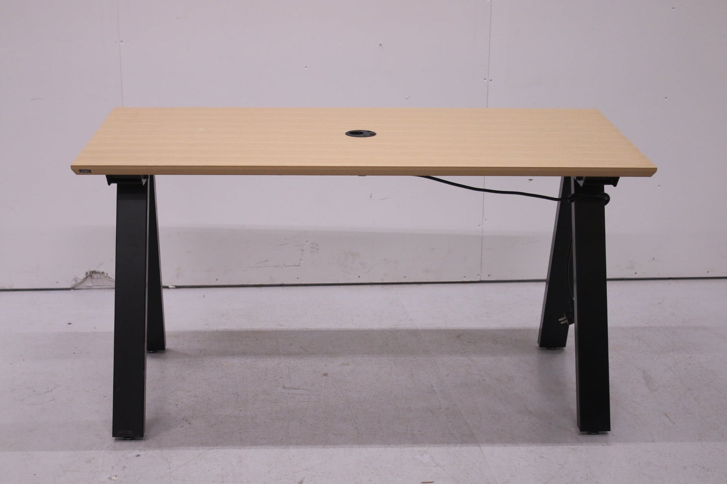 Isku Joy - neuvottelupöytä pukkijalalla 140x70 - Suomen Kalustekeskus