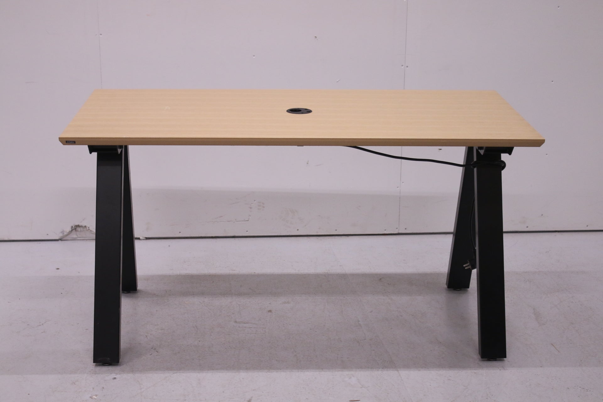 Isku Joy - neuvottelupöytä pukkijalalla 140x70 - Suomen Kalustekeskus