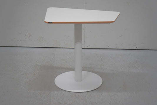 Isku Kivikko pöytä - Valkoinen - Suomen Kalustekeskus