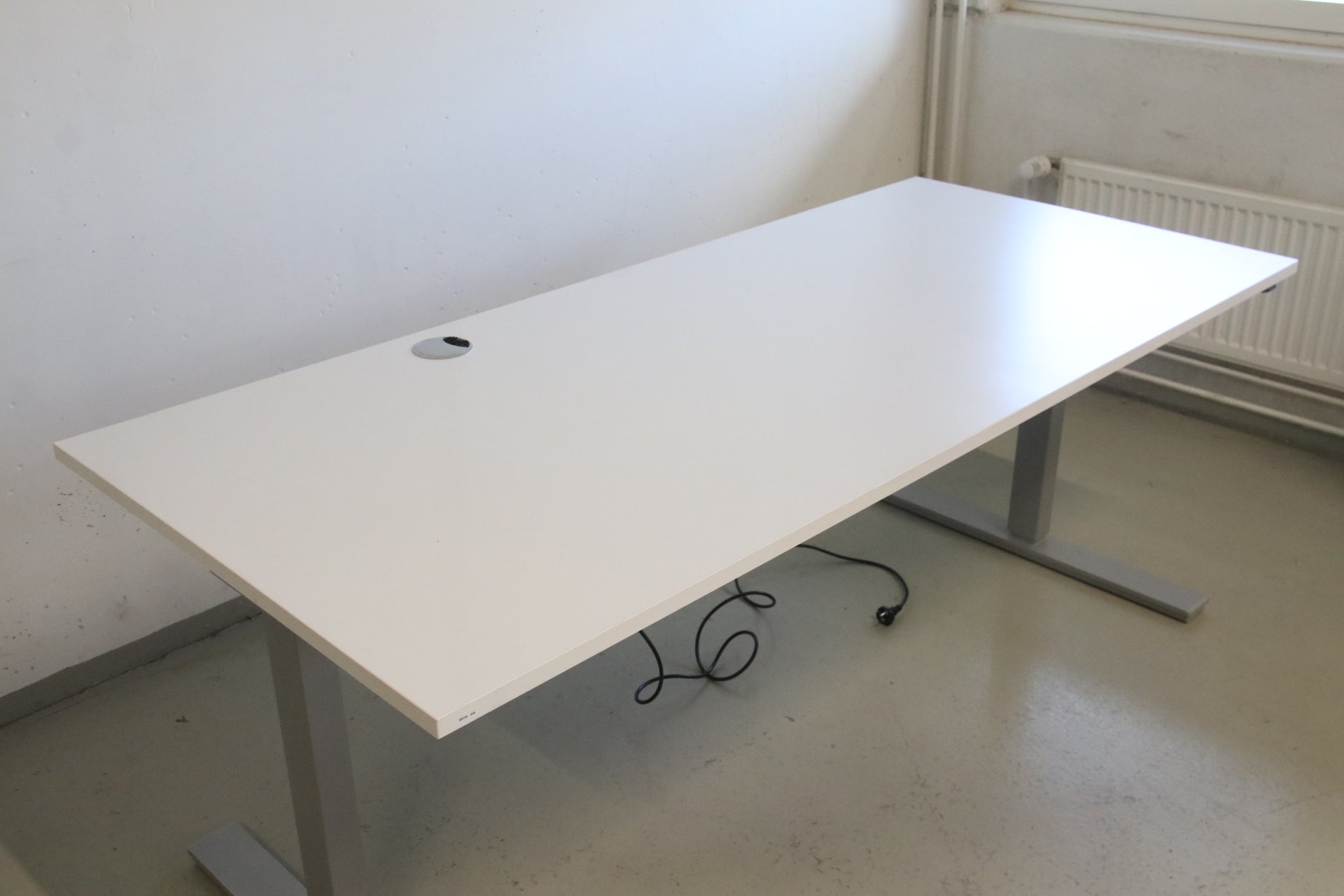 Isku sähköpöytä 180*80 cm - Suomen Kalustekeskus