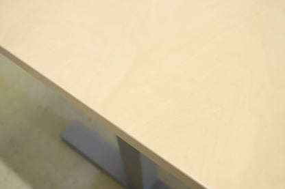 Isku sähköpöytä saarni / harmaa 180*80 cm - Suomen Kalustekeskus