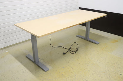 Isku sähköpöytä saarni / harmaa 180*80 cm - Suomen Kalustekeskus