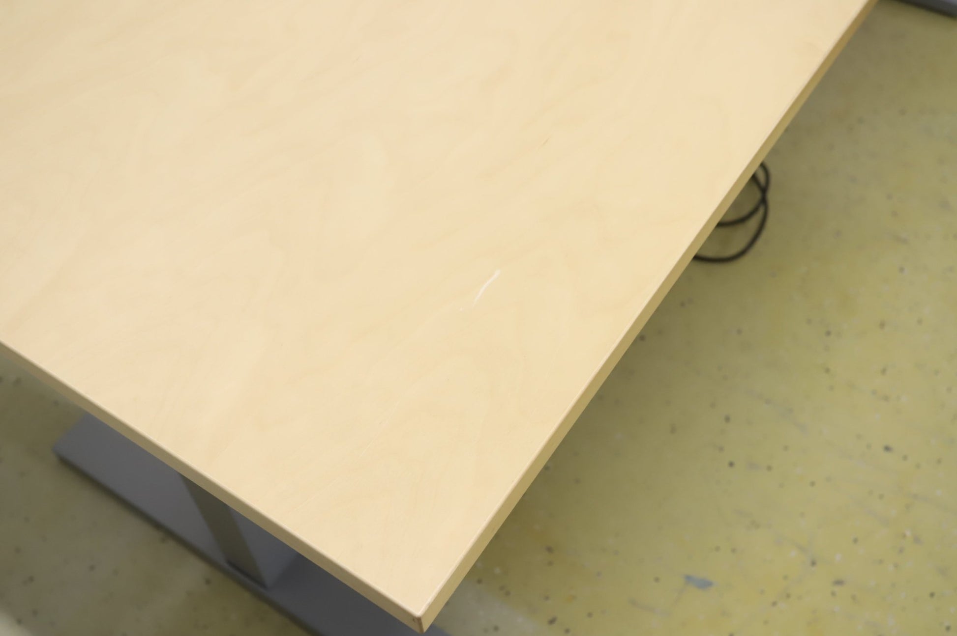 Isku sähköpöytä saarni / harmaa 180*80 cm - Suomen Kalustekeskus