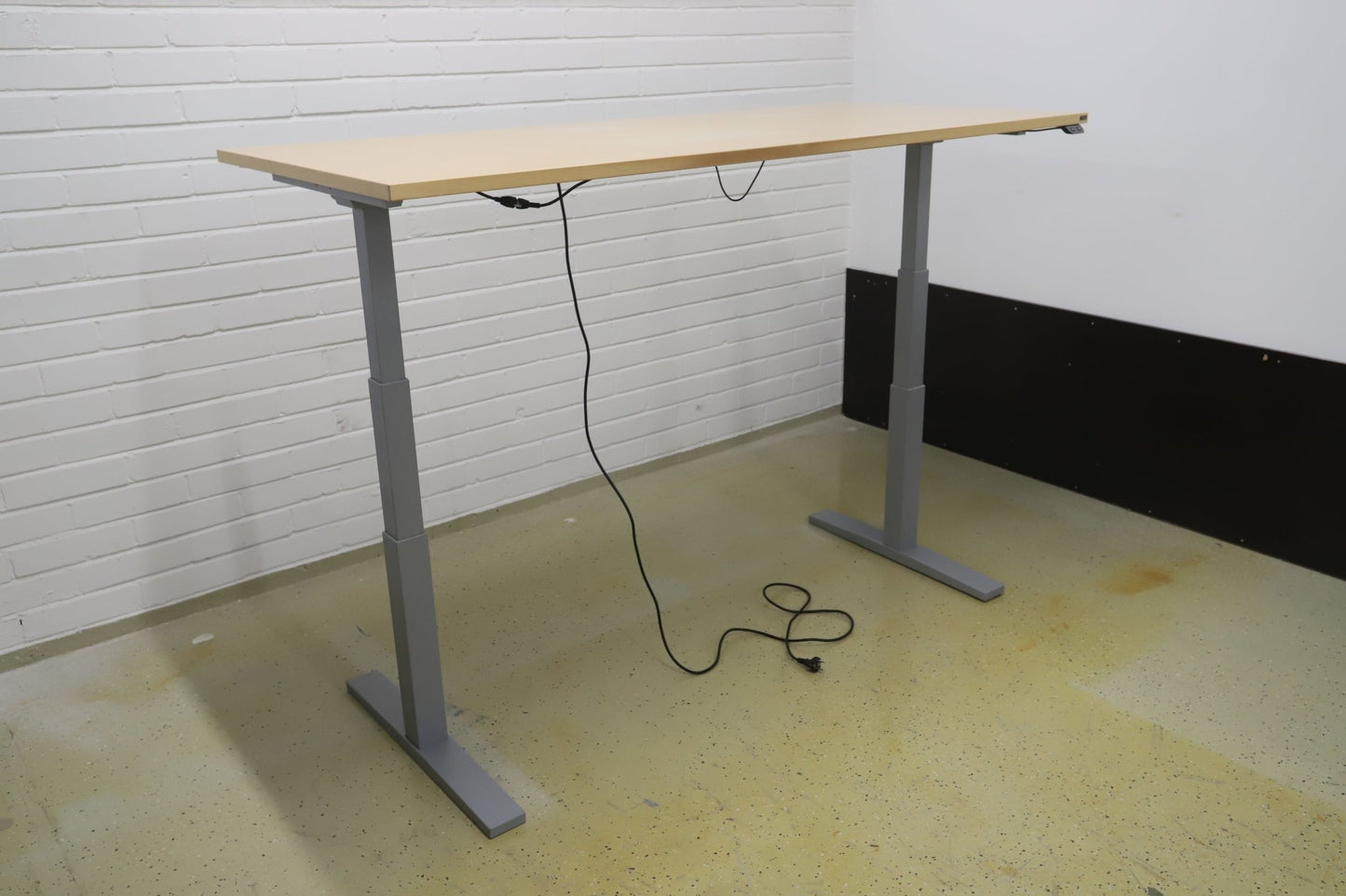 Isku sähköpöytä saarni / harmaa 180*80 cm - Suomen Kalustekeskus